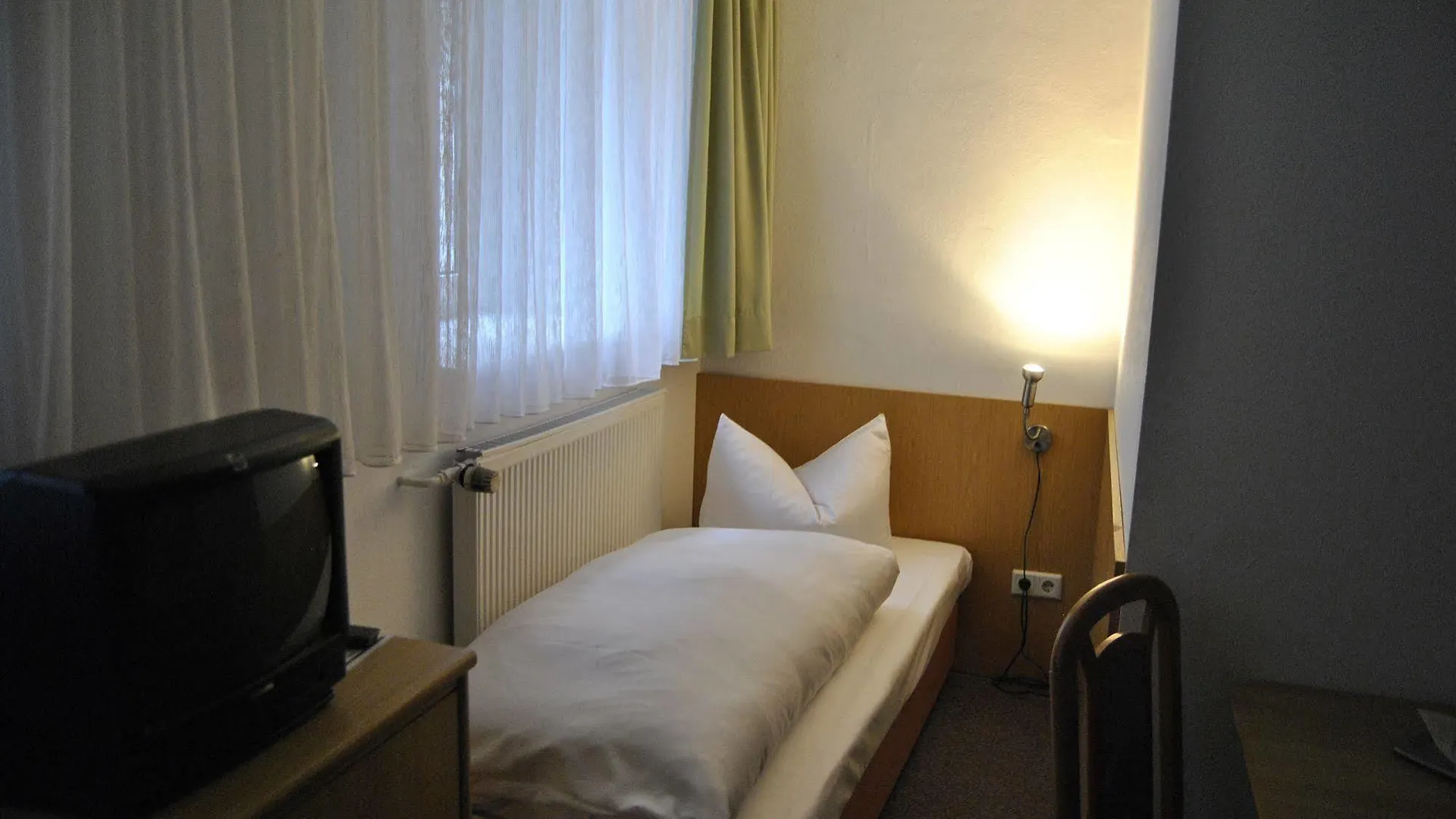 **  Hotel Heidenschanze Drezno Niemcy