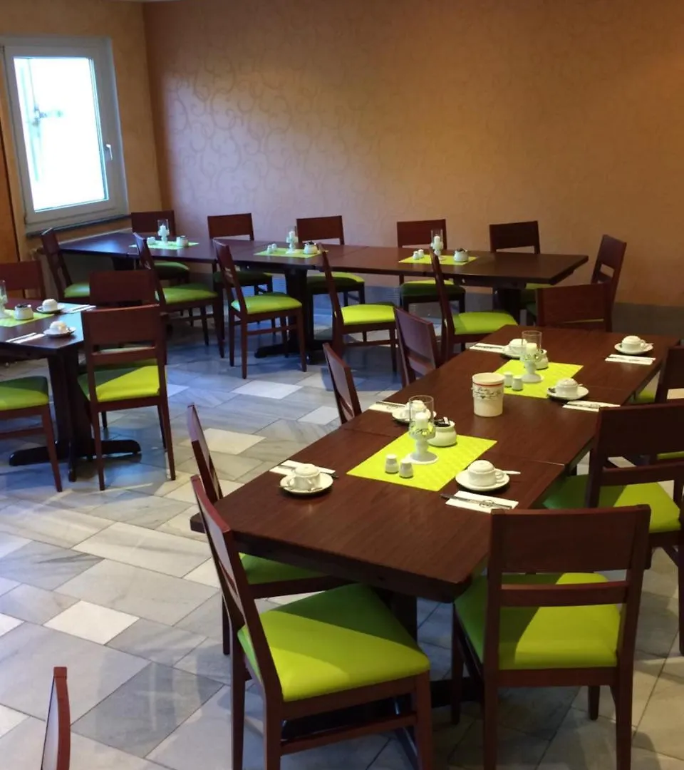 **  Hotel Heidenschanze Drezno Niemcy